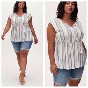 Torrid Striped Peplum Blouse White and Gray Tie Neck Tassel Sleeveless Top Sz 2X